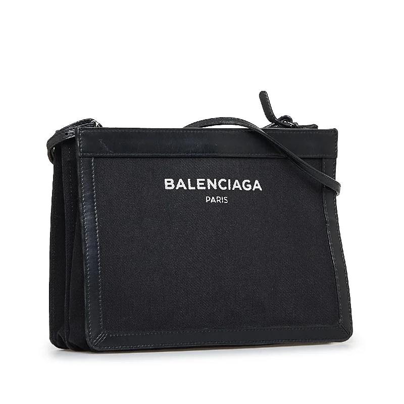 Balenciaga Arena small size with grained leather textureBalenciaga Arena small size with grained leather textureBalenciaga Navy Pochette M Crossbody (SHG-xmmUMh)