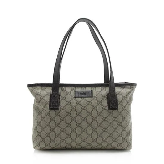 Gucci Marmont bags for women with a contrast - colored interiorGucci GG Supreme Small Tote