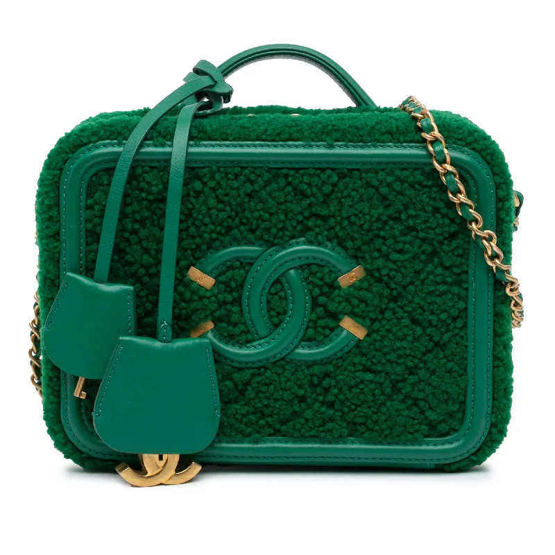 Chanel Lightweight Handbag for Daily ErrandsGreen Chanel Medium Shearling CC Filigree Vanity Case Satchel