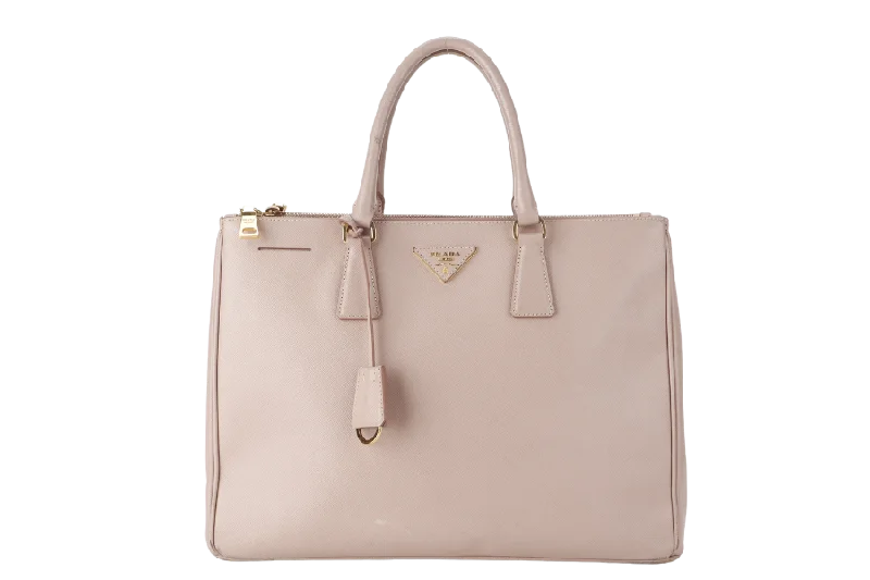 Prada bags with a zippered interior pocket for separating itemsPRADA GALLERIA (BN1802) LIGHT PINK VITELLO DAINO LEATHER GOLD HARDWARE NO DUST COVER