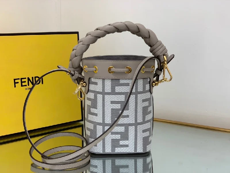 Ladies Fendi crossbody bags with a single - strap design for simplicity and ease of useWF -  Fendi Bag - 046