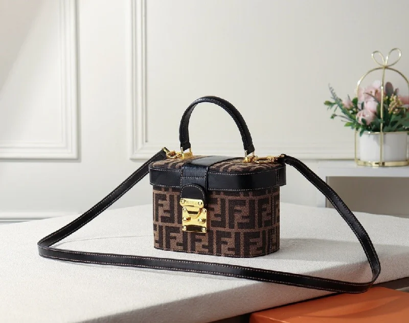 Fendi bags with a detachable sunglass holder for easy access to eyewearEN   Designer bags by Fendi 073