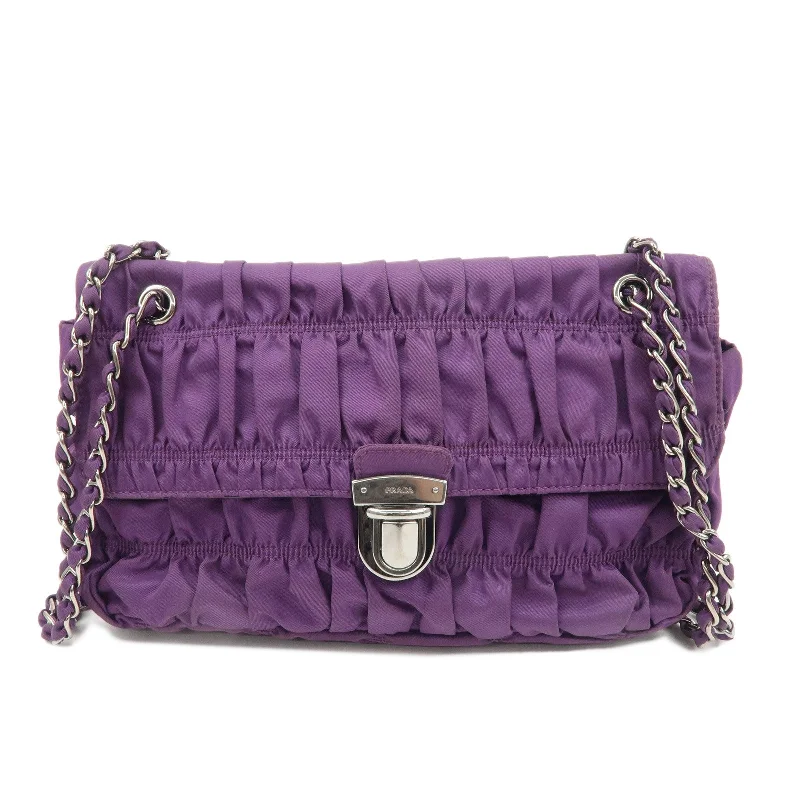 Prada bags with a back - zip pocket for storing valuables securelyPRADA Nylon Leather Gathered Shoulder Bag Purple BR4609