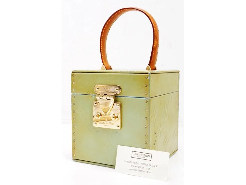 Louis Vuitton Twist bags with a contrast - colored interior for visual interestAuthentic Pre-owned Louis Vuitton Vernis Green Bleecker Cosmetic Trunk Box M91003 192014