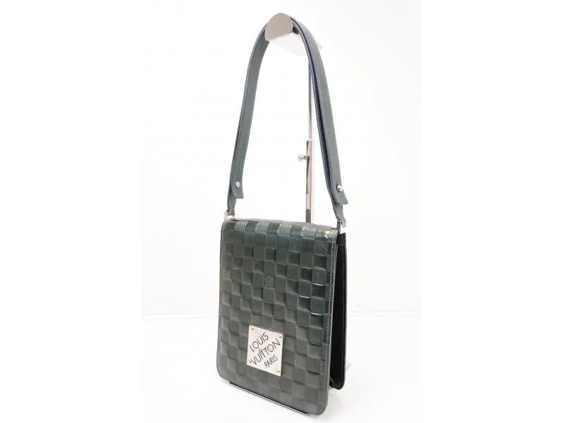 Ladies Louis Vuitton shoulder bags with a tassel decoration for charmAuthentic Pre-owned Louis Vuitton Damier Vernis Petrol Blue Club 2-length Shoulder Bag M92128 210944