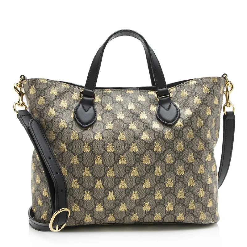 Women Gucci bags with interlocking G hardware for a classic lookGucci GG Supreme Bee Soft Small Tote