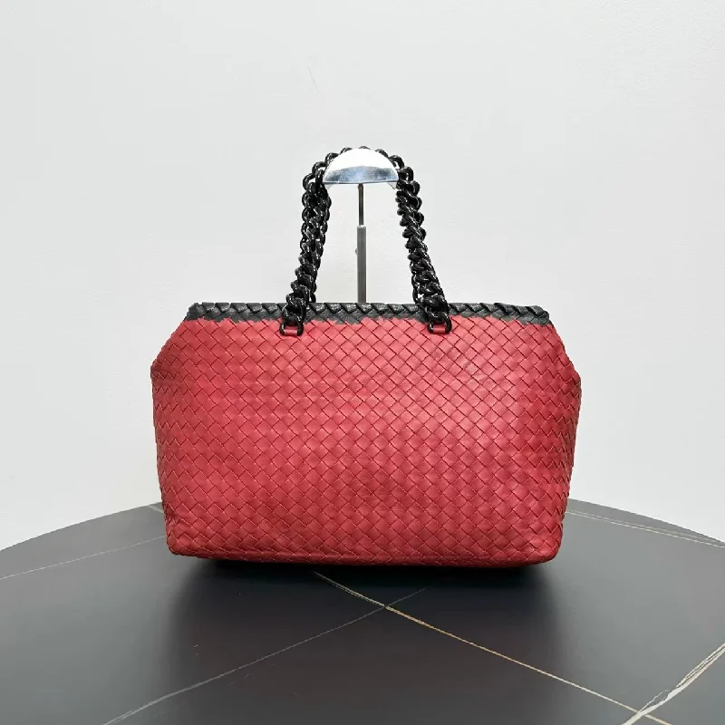 Bottega Veneta bags for stargazing nightsBottega Veneta Intrecciato Red Black Leather Tote Bag Large