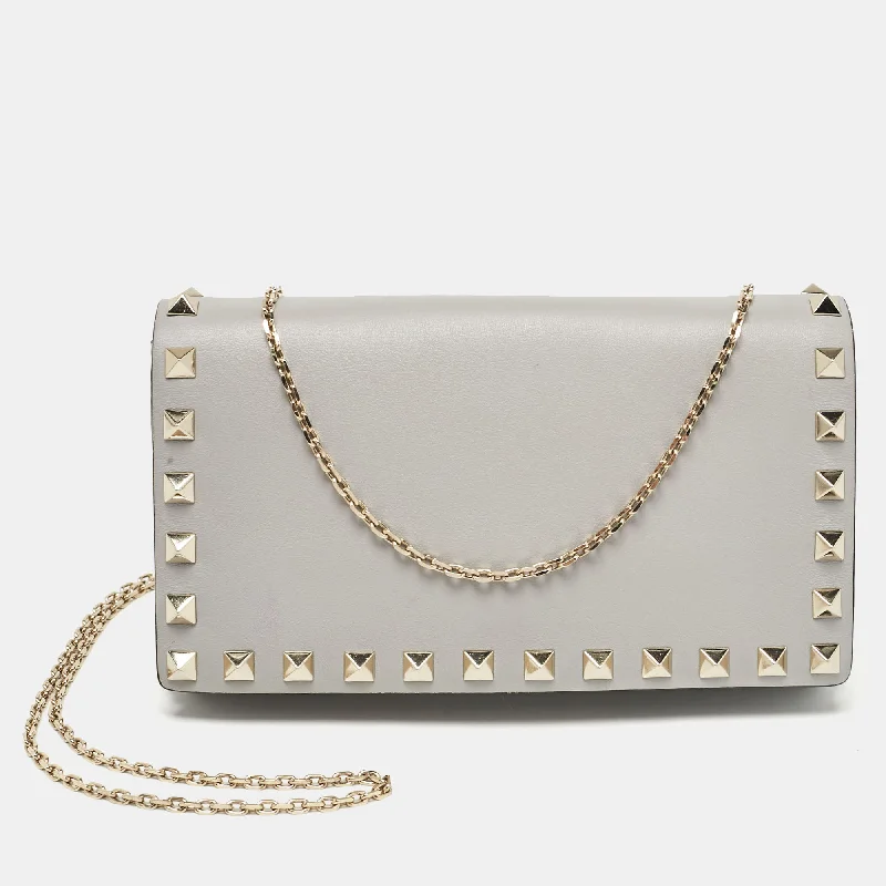 Valentino bags with vintage-inspired designsAsh Blue Leather Rockstud Chain Clutch