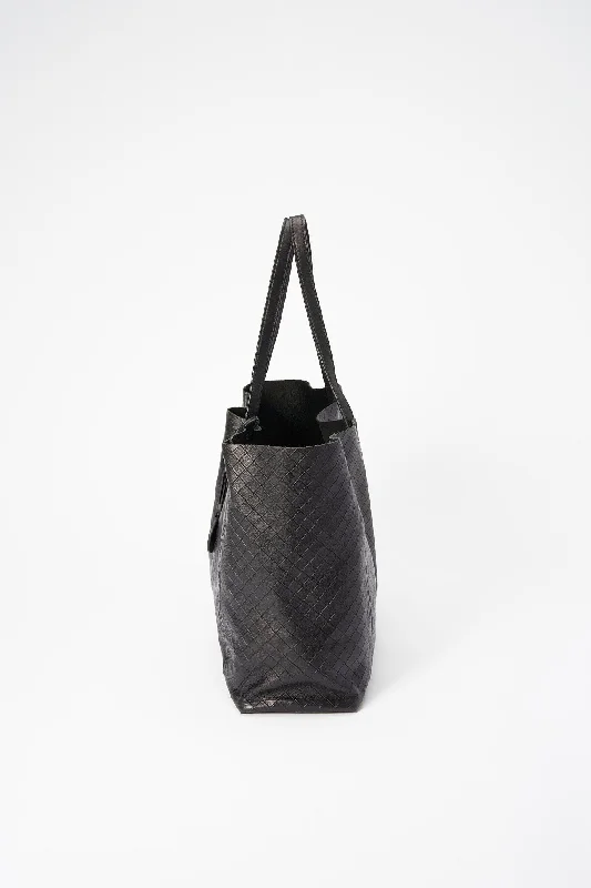 Bottega Veneta bags for stargazing nightsBottega Veneta Black Leather Tote Bag with Butterfly Charm