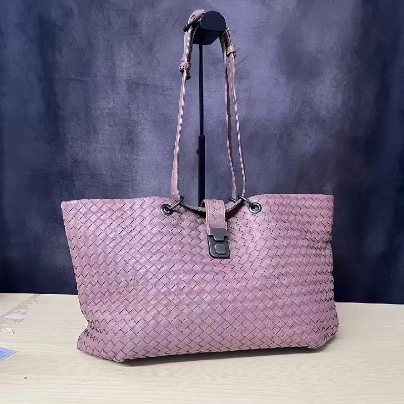 Bottega Veneta bags with snakeskin - effect leatherBottega Veneta Medium Pink Intrecciato Leather Tote Bag