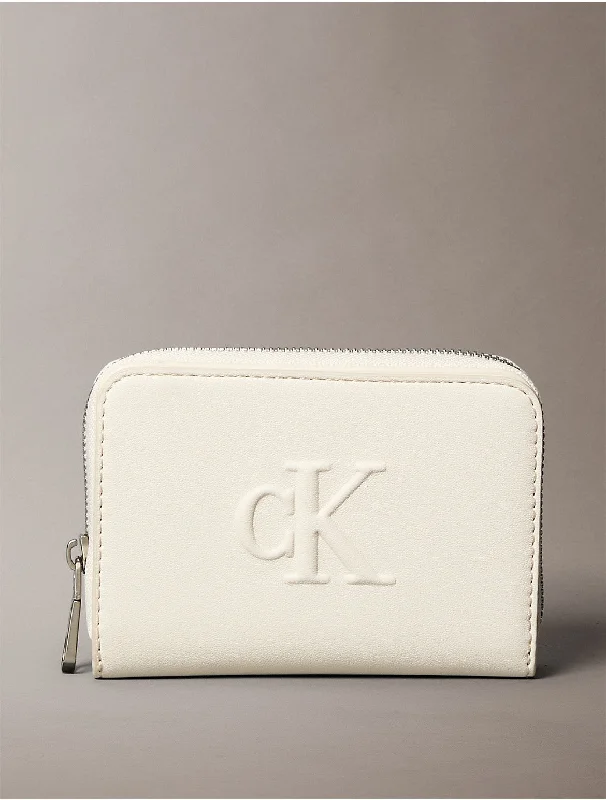 Calvin Klein bags perfectWomen's Sculpted Impression Wallet - White