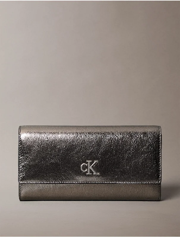 Calvin Klein bags perfectWomen's Archive Hardware Reflective Wallet - Metallic