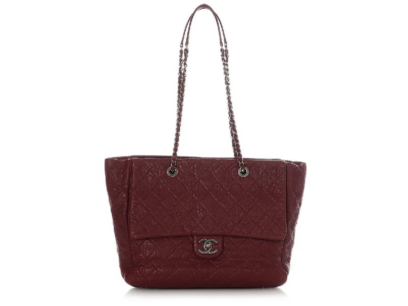 Chanel Quilted Leather Shoulder Bag for FashionistasChanel Vintage Duo Burgundy Tote