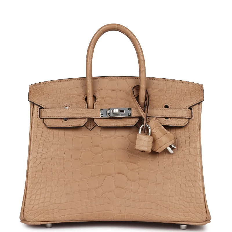 Hermès Kelly Bags in a warm terracotta color for a unique styleHermes Birkin Bags with a Detachable Keychain HolderHermes Birkin 25 Chai Matte Alligator Palladium Hardware