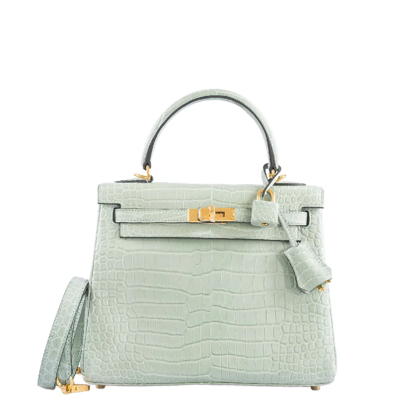 Hermès Kelly Bags with a quilted leather exterior for a luxurious feelHermès Kelly 25 Matte Vert d'Eau Porosus Crocodile Gold Hardware