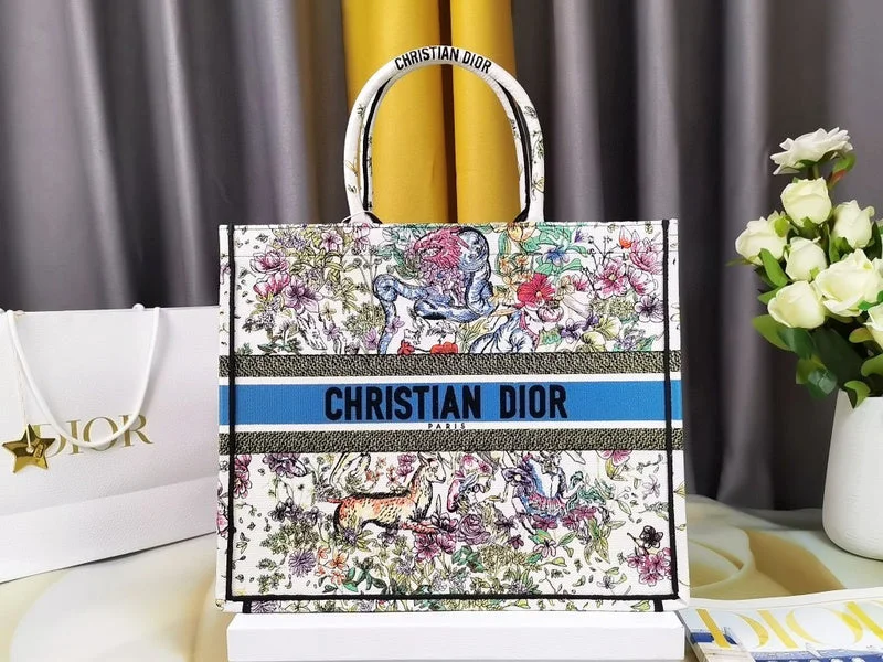 Fashion - forward Christian Dior tote bags for the modern womanChristian Dior  Bags - 2601