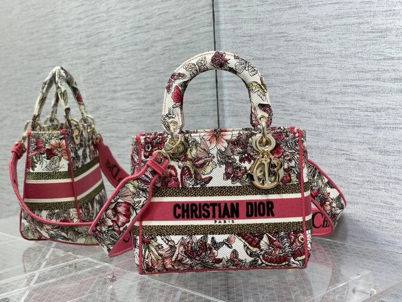 Fashion - forward Christian Dior tote bags for the modern womanChristian Dior  Bags - 2651