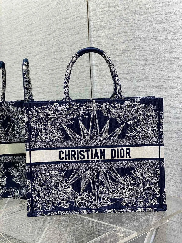 Christian Dior handbags with a removable shoulder strap for versatilityChristian Dior  Bags - 2662