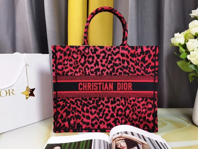 Trendsetting Christian Dior crossbody bags with a colorful strapChristian Dior  Bags - 2684