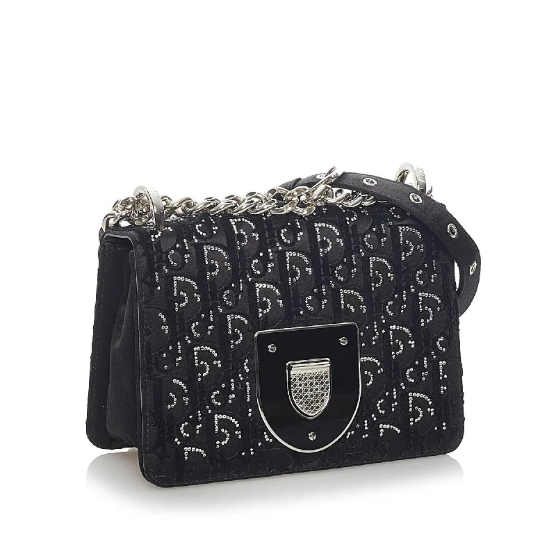 Christian Dior crossbody bags with a front - flap pocket for easy accessDior Diorama Club Bag (nsCbrT)